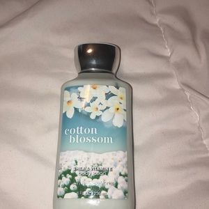 Cotton Blossom body lotion